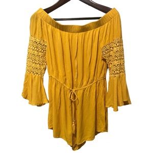 Hint of Blush, Off the shoulder - Romper. XL.